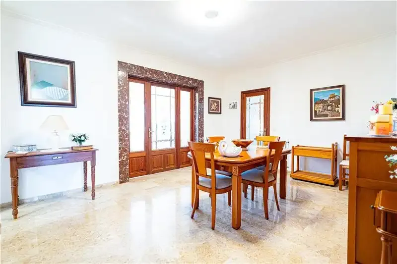 Detached house with pool on plot of approx. 453m2, 334m2 approx., 3 living rooms, fireplace, furnished and equipped kitchen with wood oven and bar — photo 7