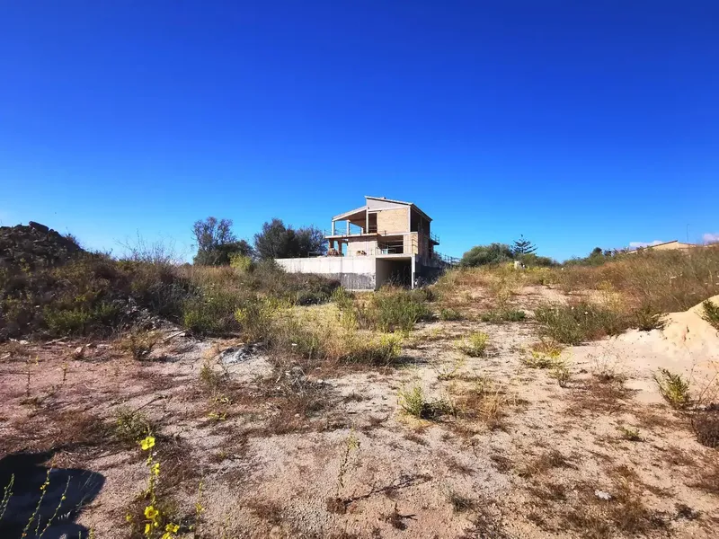 Rustic finca for sale of two quarteradas with a two-storey house of 218m2 plus a large private pool — photo 1