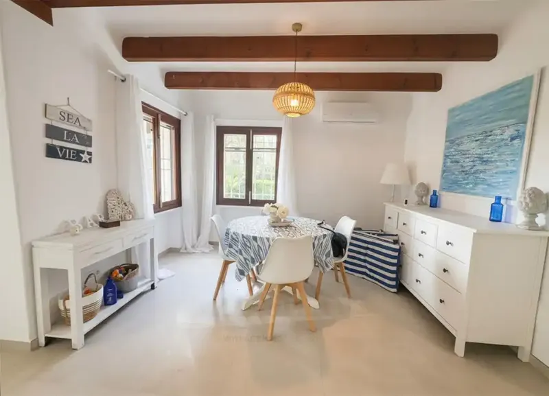 Authentic Ibizan-style villa, renovated in 2023 with electricity, plumbing, kitchen, bathrooms, impeccable floors and partially double-glazed windows — photo 6