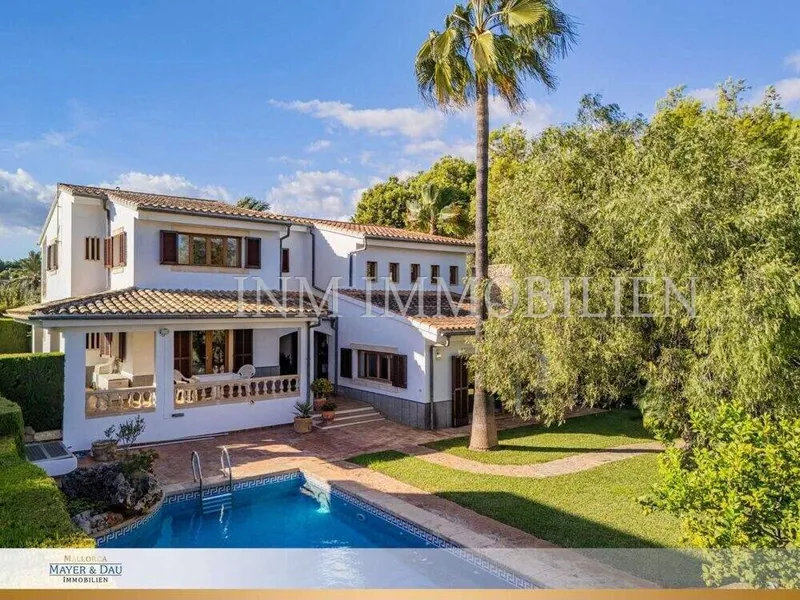 300m² detached house with 6 rooms, garden & pool for sale — photo 2