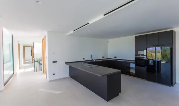 Modern villa with unobstructed views of the mountains in Santa Ponsa — photo 4