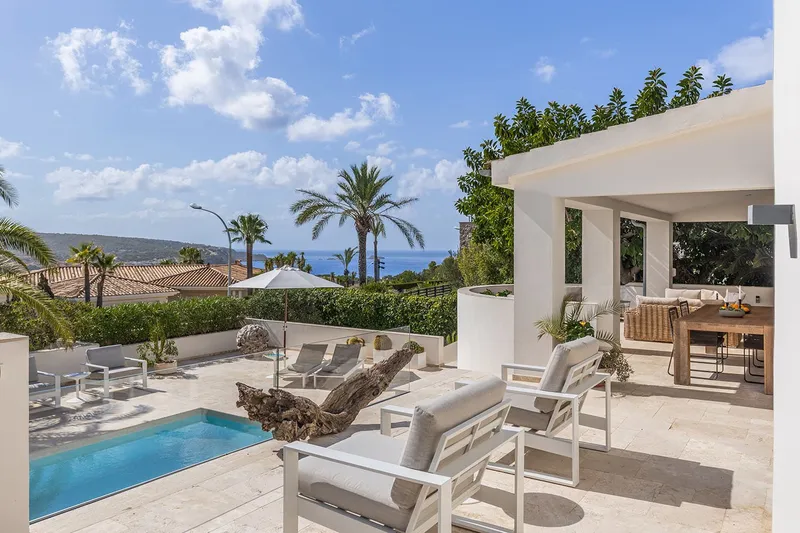 Modern Mediterranean villa with fantastic views — photo 1