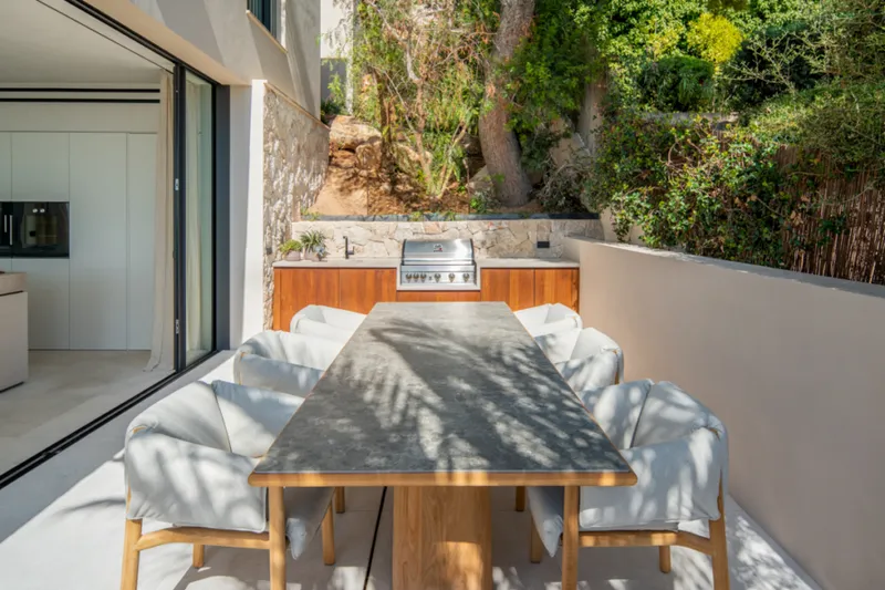 Newly built villa in Mediterranean style with sea view - kitchen and dining area (13018) — photo 6