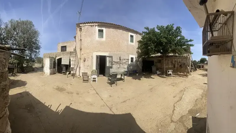 Old farmhouse for total renovation — photo 6