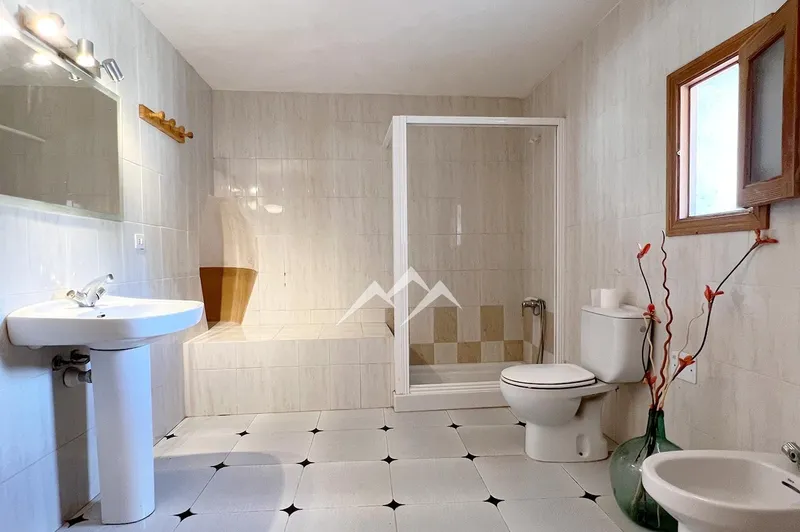 Emblematic estate with valid pool license, in Sant Joan — photo 9