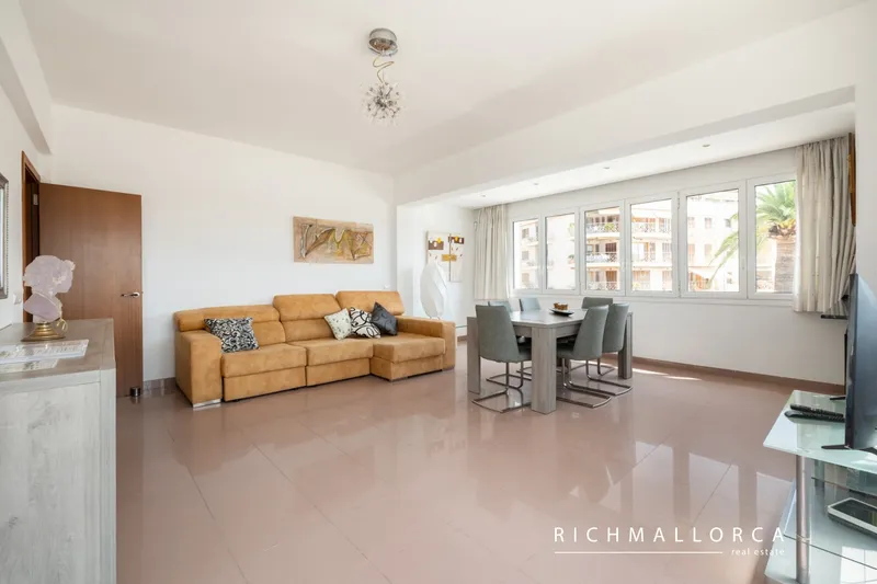 Holiday apartment on the frontline of the beach and marina — photo 8