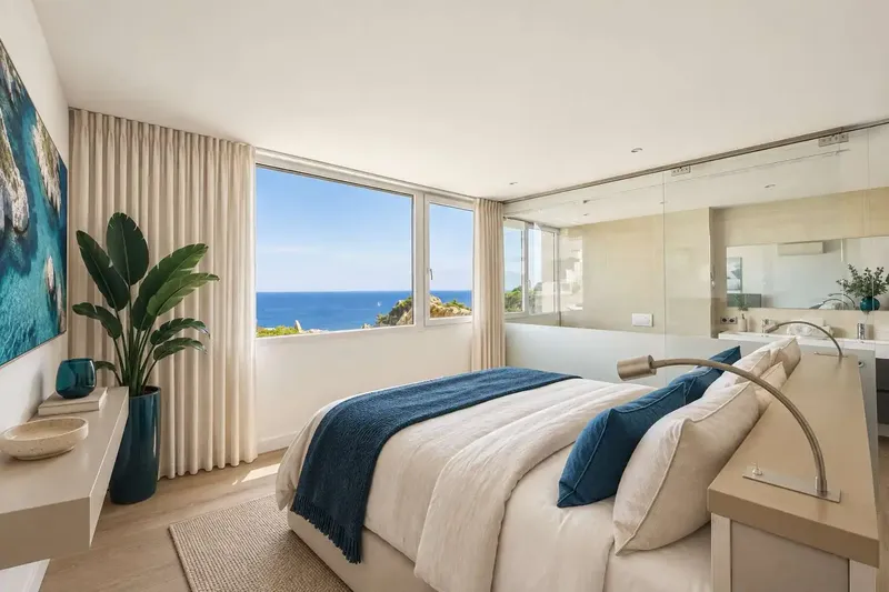 This house is not just any holiday home. Its large glazed surfaces, its open sightlines and its staggered living levels — photo 7