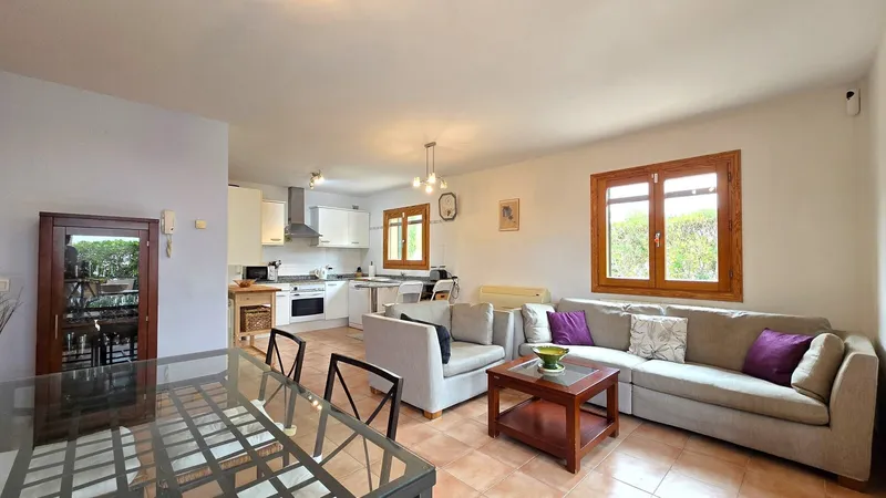 AL-JHRE058 – Semi-detached house with 3 bedrooms, central heating system and a terrace just 500 meters from Can Picafort beach. — photo 10
