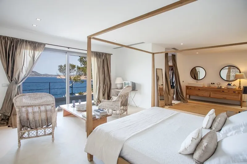 Long and short term rental: Villa in 1st sea line - Marcel Remus Real Estate — photo 7