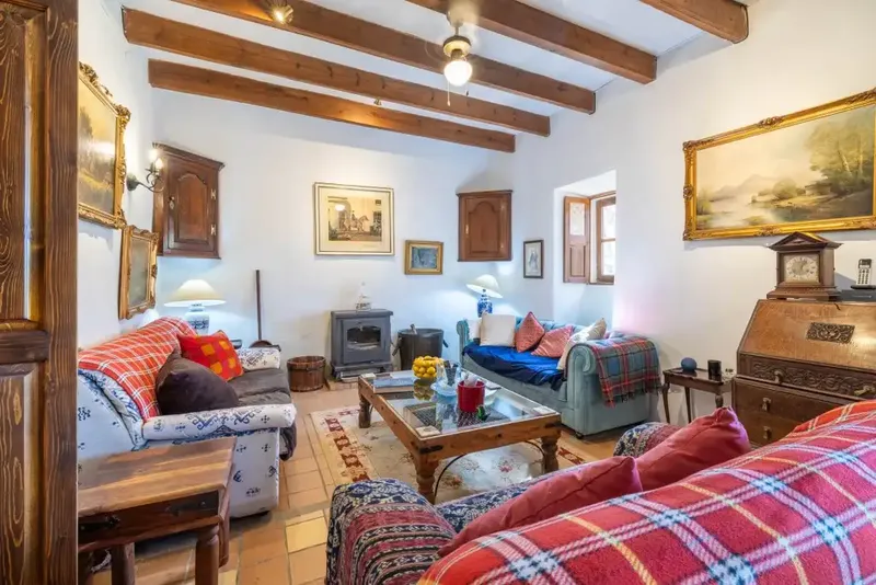 Experience the Mediterranean paradise in this rustic finca in S'Arraco. The property is situated on a cultivated plot of almost 8,000 m² and — photo 8
