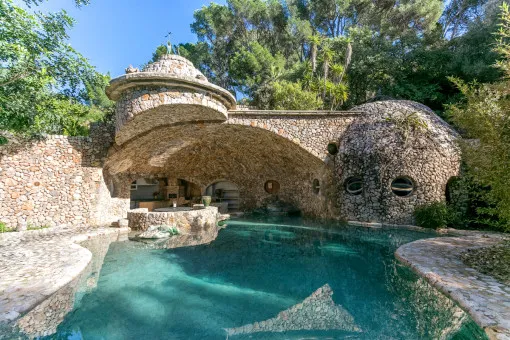 Puerto Alcudia, 300-year-old country estate with lots of land, garden and panoramic views near Port d'Alcudia — photo 1