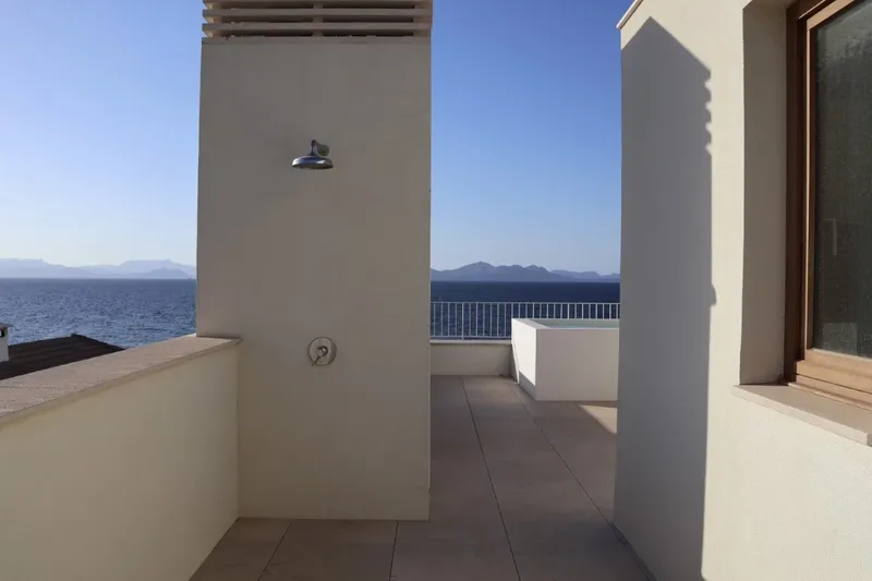 Penthouse facing the sea — photo 12