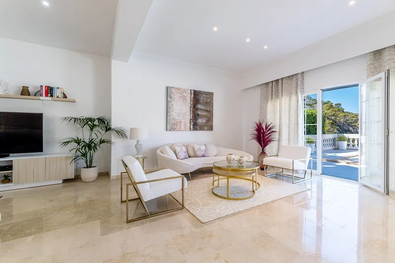 Impressive Mediterranean villa for sale in Camp de Mar with fantastic sea views — photo 5