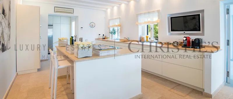 Modern Mediterranean finca near Port Andratx in the southwest of Mallorca with sea views and guest houses — photo 11