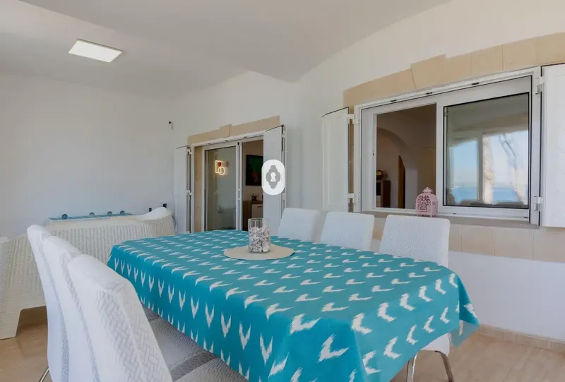 Inmoclaus presents an exclusive opportunity on the seafront. Two independent homes — ground floor and first floor with free ceiling — — photo 8
