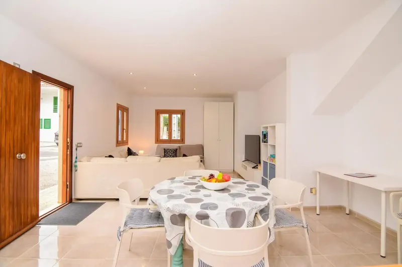 Discover this charming ground floor apartment that combines comfort, style and a privileged location in one of the quietest areas — photo 4