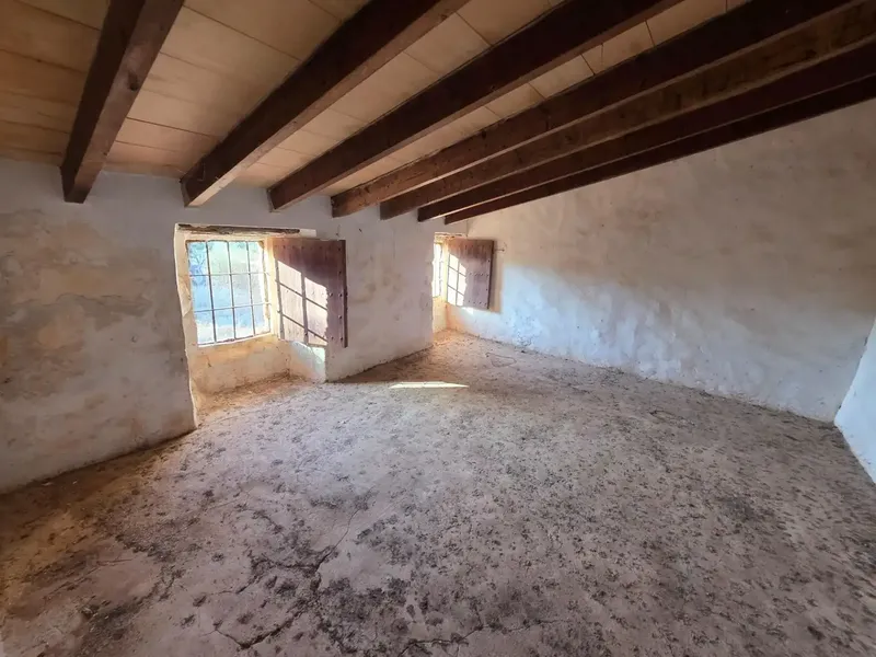 Located in an idyllic setting, surrounded by nature and a step from Costitx, we offer this rustic estate of about 36,000m2 populated with vegetation — photo 6
