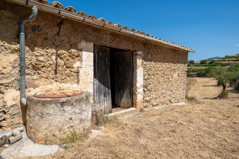 Discover this authentic stone cottage in Alaró, in a privileged enclave where tranquility, nature and the impressive — photo 6