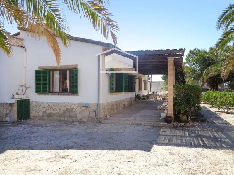 Independent chalet for sale in Colonia de Sant Jordi — photo 1