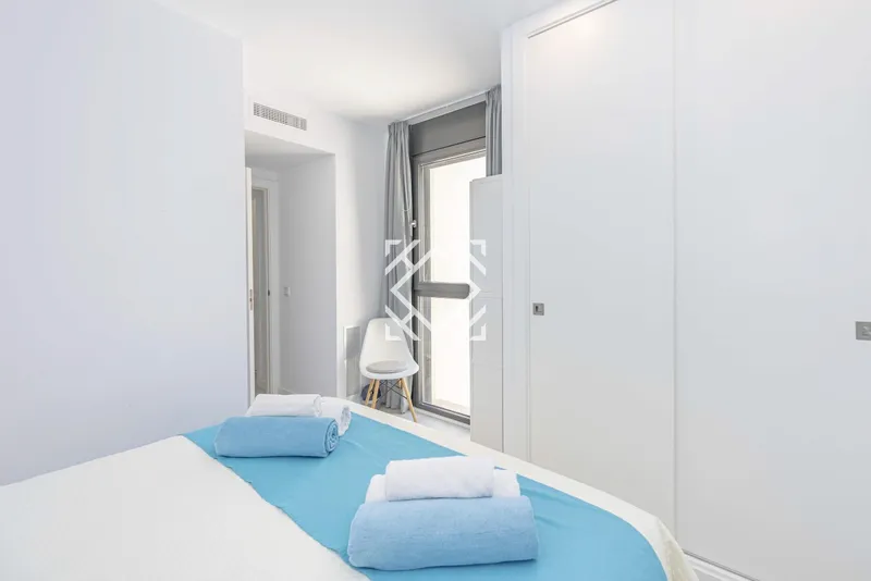 Modern and bright flat for sale close to the sea in Puerto de Alcudia, Mallorca. — photo 9