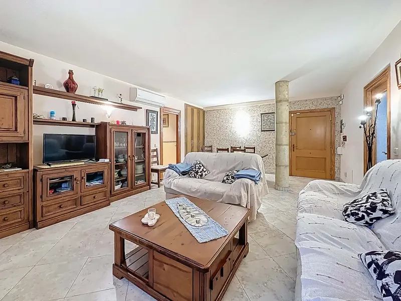 Imagine waking up every morning with the sea breeze caressing your window and the murmur of the Mediterranean just 400 meters away. This ground floor, — photo 6