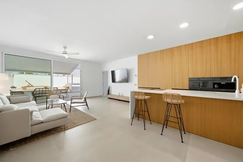 Discover this spectacular high-end ground floor apartment located in the prestigious area of Colònia de Sant Jordi — photo 9