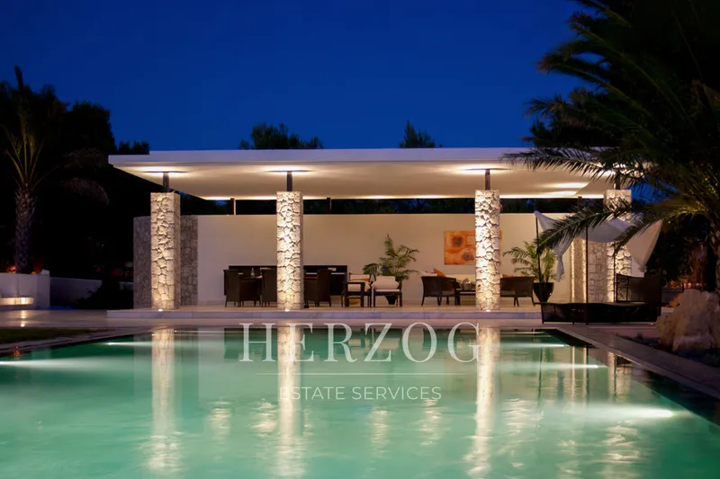Timeless villa with large plot in a privileged location in Nova Santa Ponsa — photo 7