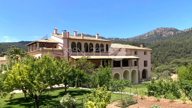 Mansion in Puigpunyent — photo 1