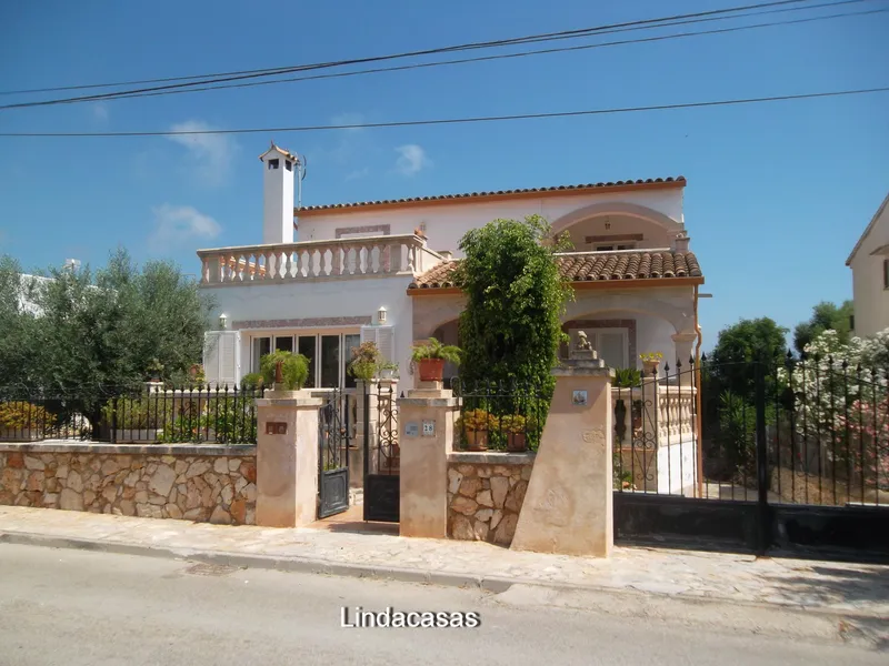 Large Chalet with Pool and Garage in Portocolom — CH 21 CM — photo 2