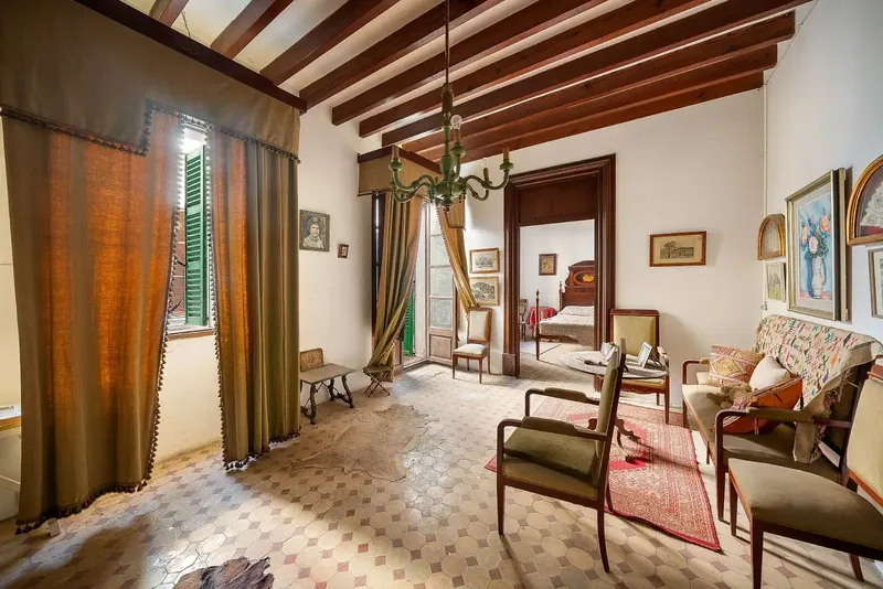 Charming manor house of 716 m2 in Sa Pobla on a plot of 323 m2, divided into 4 floors: The basement contains the wine cellar — photo 11
