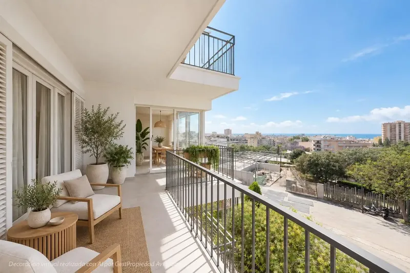 In the sought-after area of Son Dameto, just 5 minutes from the centre of Palma, is this bright flat with sea and city views — photo 2