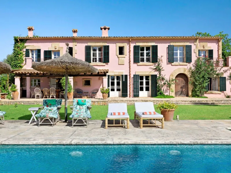 328m² country house with 32m² terrace for sale in Pollensa — photo 1