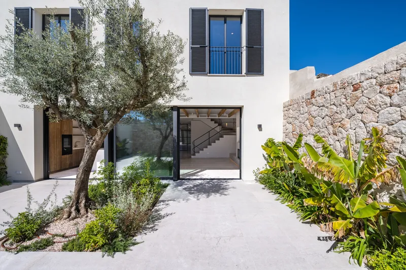 Newly built townhouse in Ses Salines with a beautiful roof terrace — photo 4