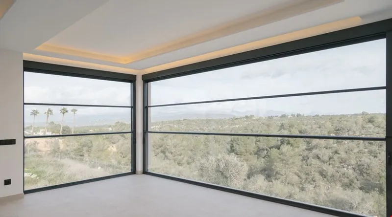 Contemporary three-bedroom designer villa with infinity pool in Palma — photo 7