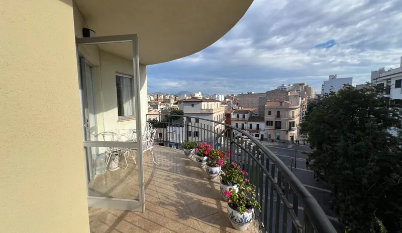 Spacious apartment for sale in the heart of Inca with elevator — photo 6