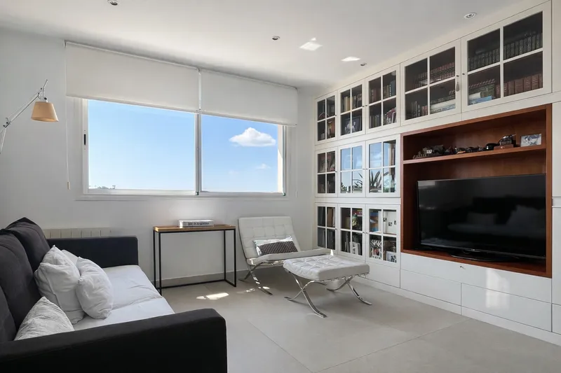 Duplex with private garden and pool with partial sea views in Bonanova — photo 5