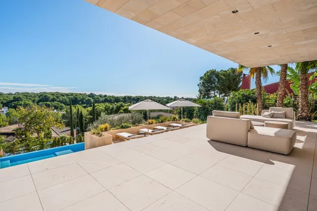 Stylish villa with partial sea views for sale in Bendinat, Southwest Mallorca — photo 2