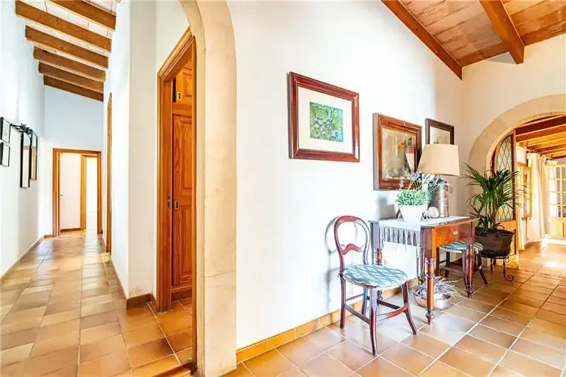Rustic Mallorcan finca on a plot of 8,750 m², offering a charming 175 m² single-story home, plus a — photo 5