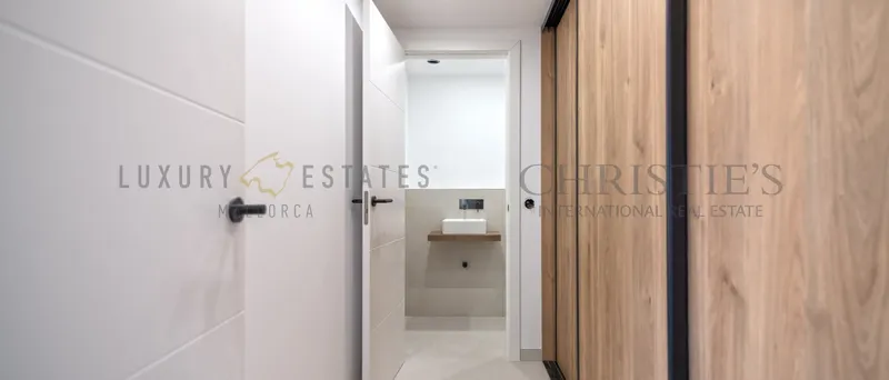 Renovated penthouse in El Terreno, Palma, with a large terrace and sea views — photo 12