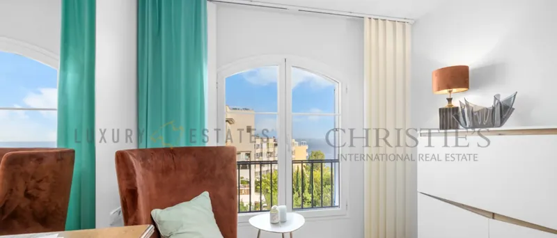 Renovated penthouse in Bendinat with large roof terrace and spectacular sea views — photo 12