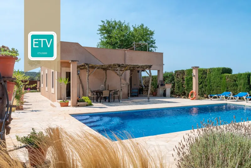 Charming finca for sale with a vacation rental license in Felanitx–Porreres — photo 1