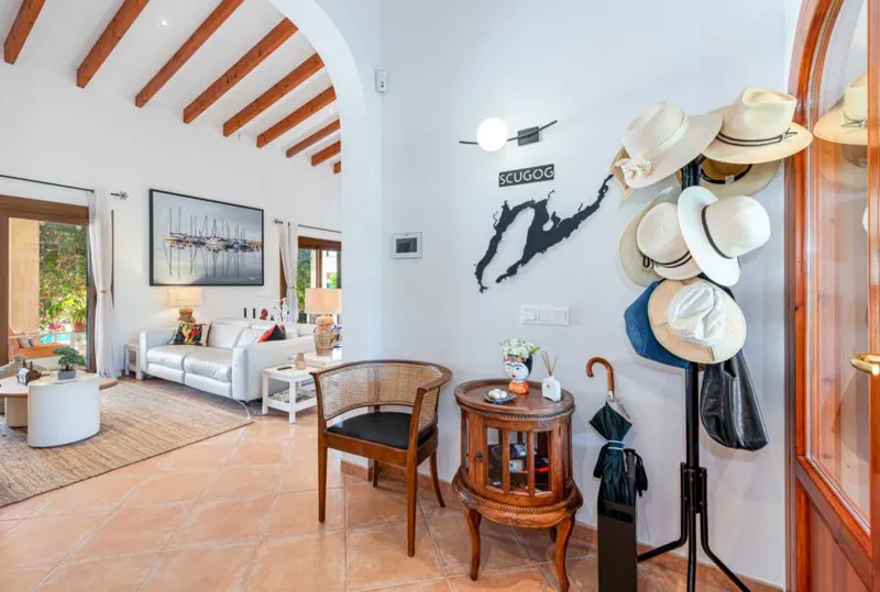 Detached villa with private pool, walking distance to international school, 10-minute drive from Pollensa — photo 12