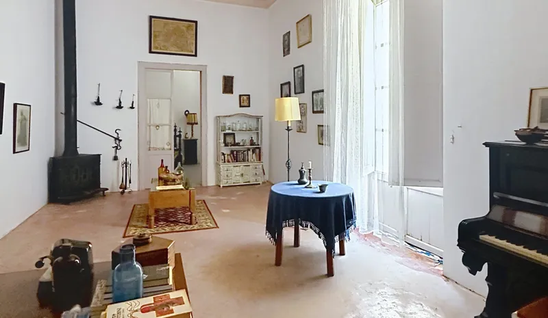 A jewel with history: a stately home from the 1920s with sea views — photo 9