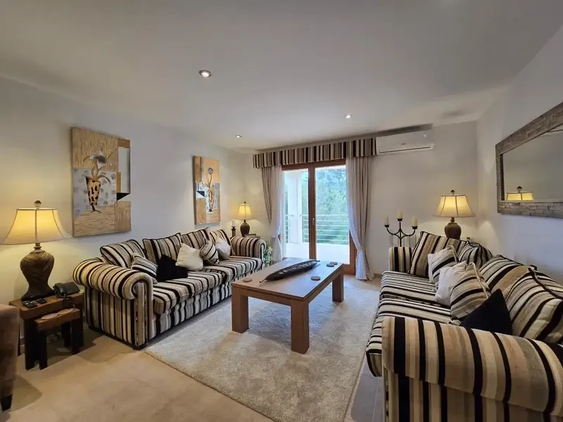 Magnificent villa for sale in Cala Sant Vicenç, located in a privileged area very close to the sea, ideal both as a main residence and — photo 5