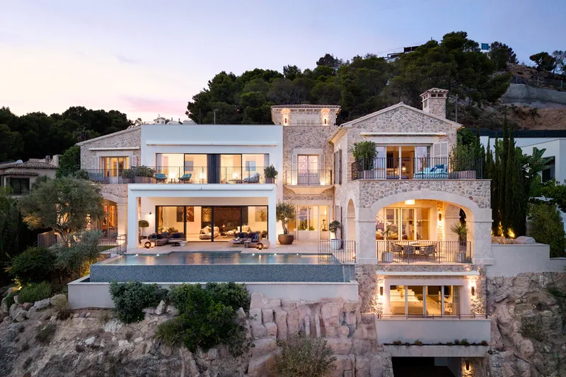 Exclusive: Luxury Mediterranean villa with breathtaking ocean views in Camp de Mar - Marcel Remus Real Estate — photo 1