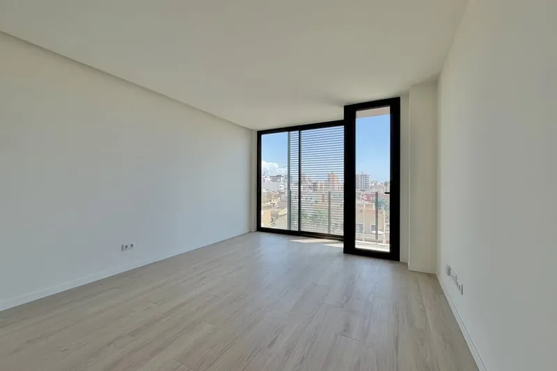Unfurnished new build apartment with parking in Palma — photo 3