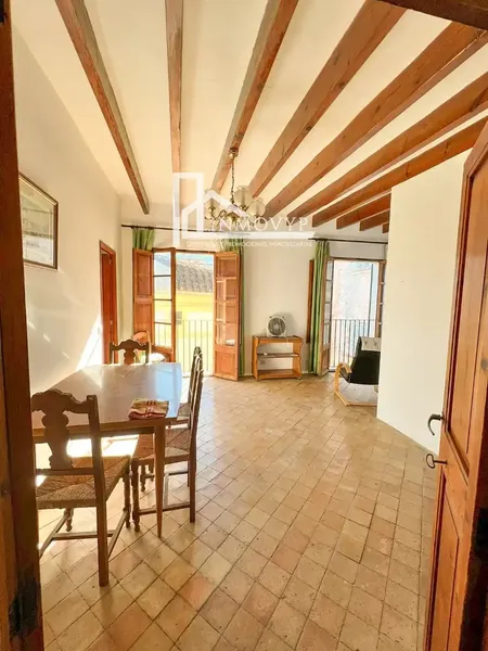 InmoVYP is pleased to offer this wonderful property in the heart of Pollença, just steps from the main square with its — photo 5