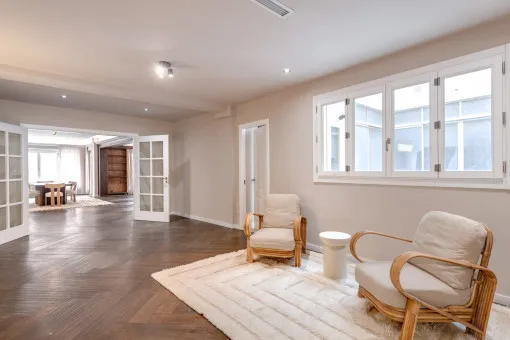 Palma de Mallorca Old Town, Exclusive living for rent in Palma – elegant apartment on Paseo del Born between August and October 2026 — photo 8