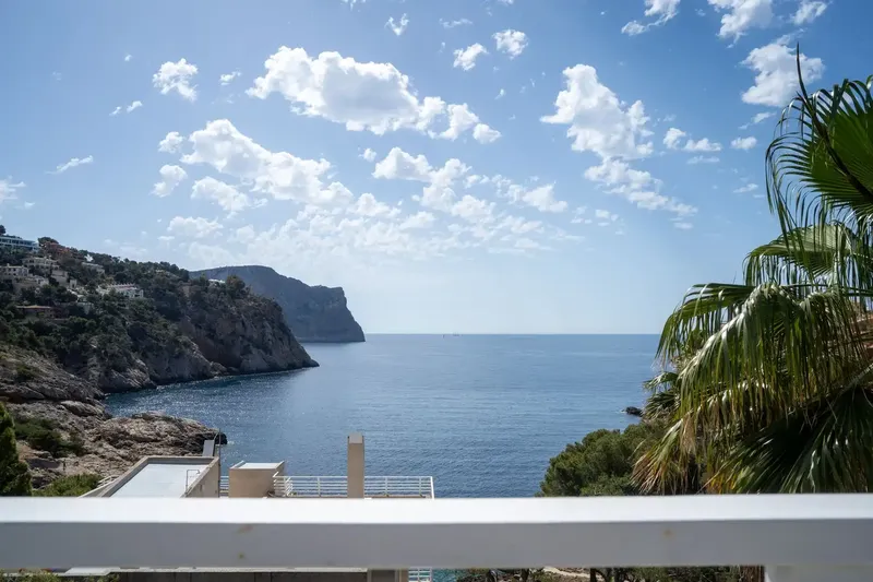 Exclusive duplex penthouse of about 150 m² with spectacular private rooftop solarium of 80 m² and open views of the Mediterranean — photo 1