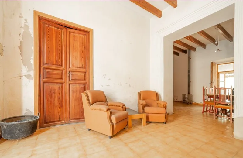 Townhouse with renovation project in Es Llombards — photo 5